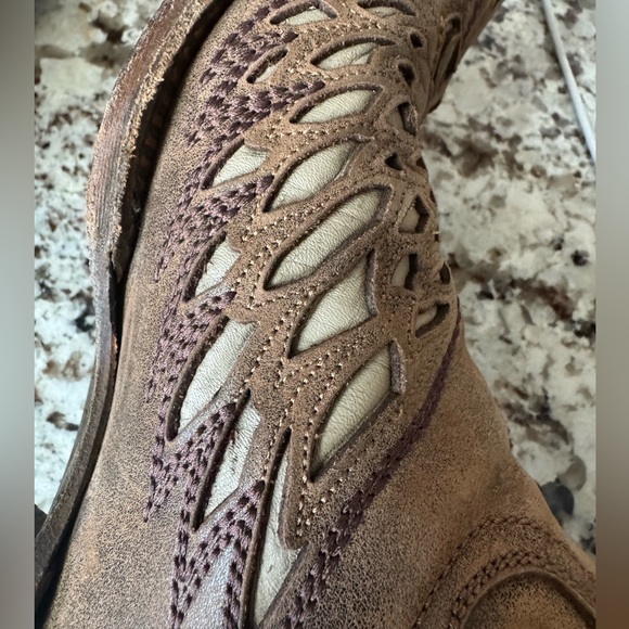 CORRAL Distressed Wing and Cross Inlay Snip Toe Cowboy Boots A1993 9.5 - Picture 12 of 12